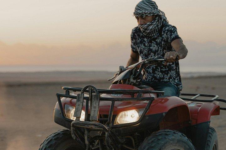 クワッドバイクとATVサファリシャルムエルシェイク