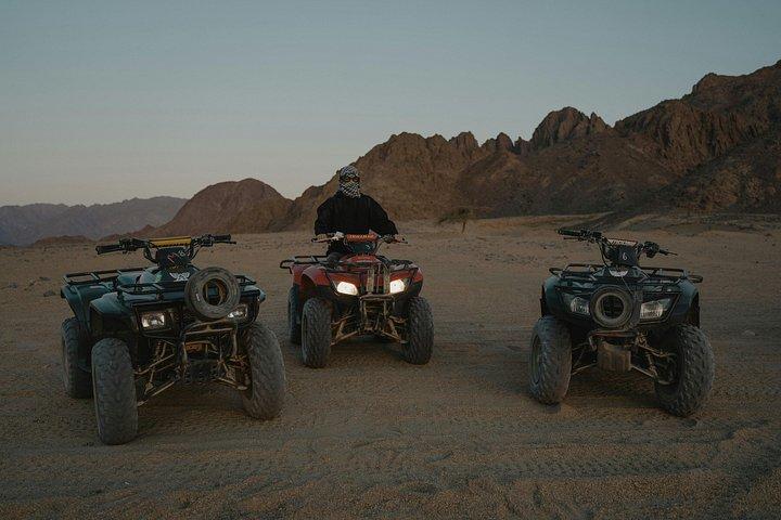 クワッドバイクとATVサファリシャルムエルシェイク