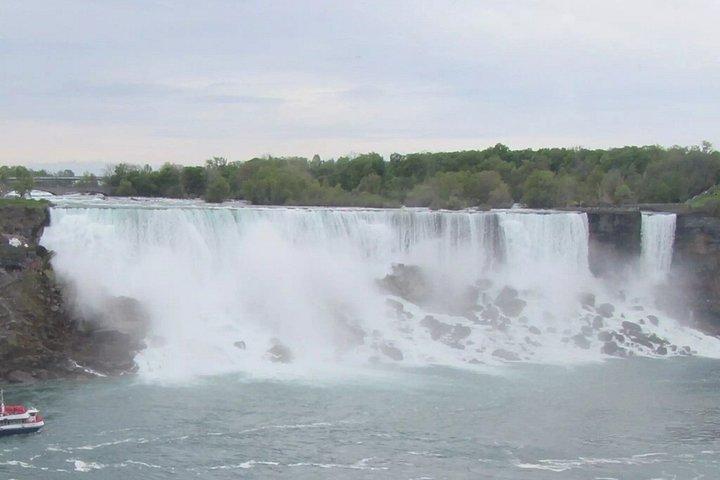 Niagara Falls Canada: A Self Guided Audio Tour