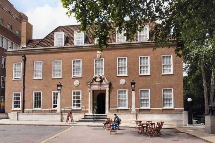 Anmeldelse af Bloomsbury: Literary Giants & Hidden Secrets