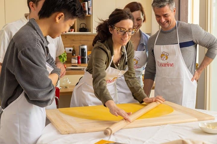 Small-Group Pasta and Tiramisu Class in Como with Aperitivo