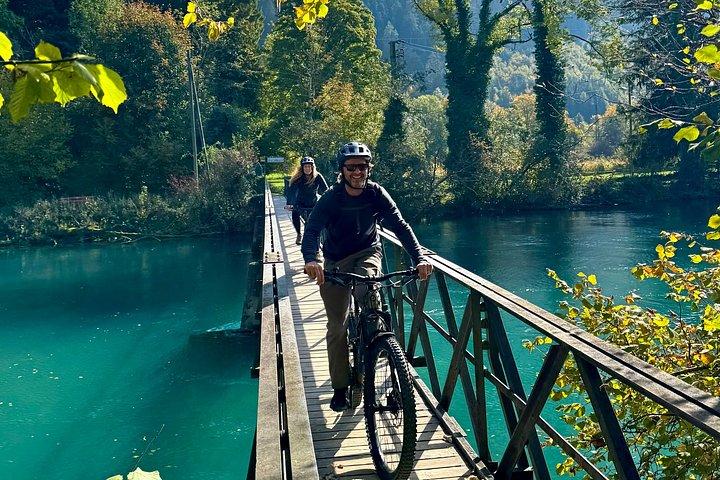 ディスカバーインターラーケンEバイクツアー-湖跡と絶景