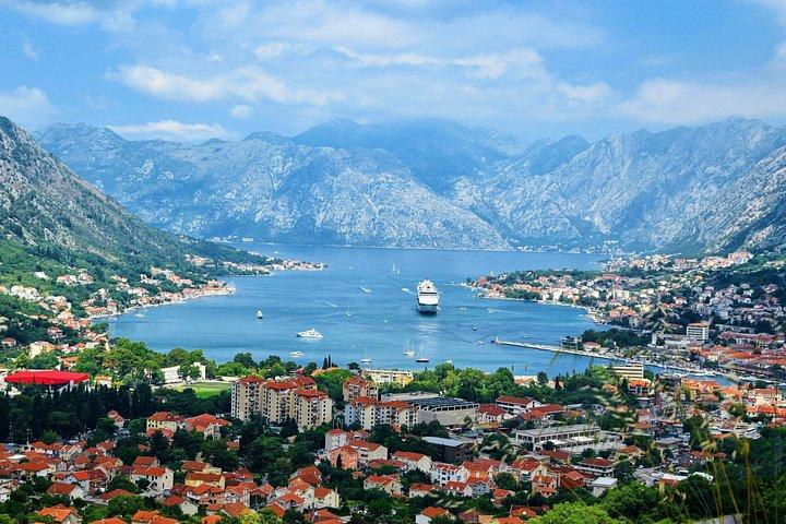 トレビニェ、ペラスト、コトルの3カ国日帰り旅行