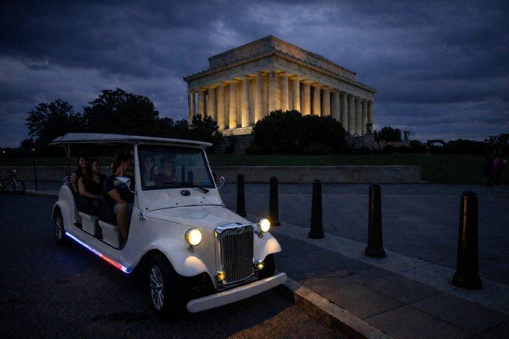 ワシントンD.C . ： Eカートで行くサンセット＆アフターダークモニュメントツアー