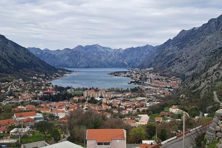 Montenegro Kleine Gruppe mit Luxus-Kleinbus