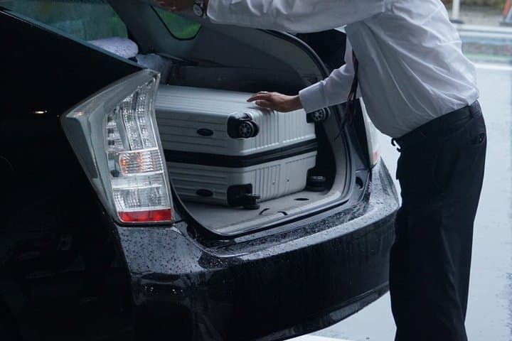 Private Airport Transfer: Haneda Airport (HND) → Tokyo
