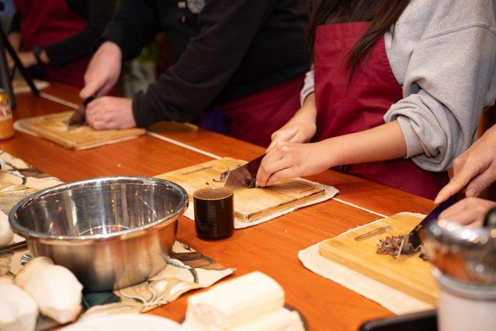 ハノイ市場見学＆ベトナム家庭料理教室（送迎付き）