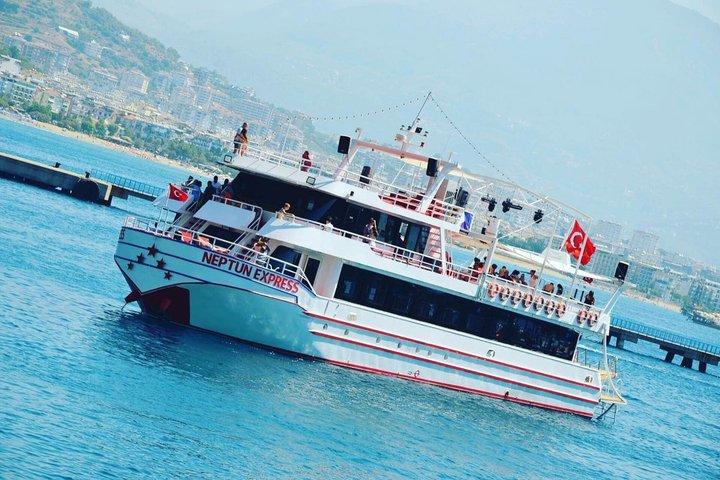 マルマリス観光船旅（ランチ付き）と有名な海の洞窟