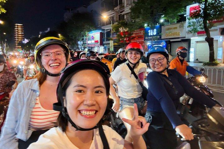 Ho Chi Minhstad: Lokale food tour per scooter met veganistische optie