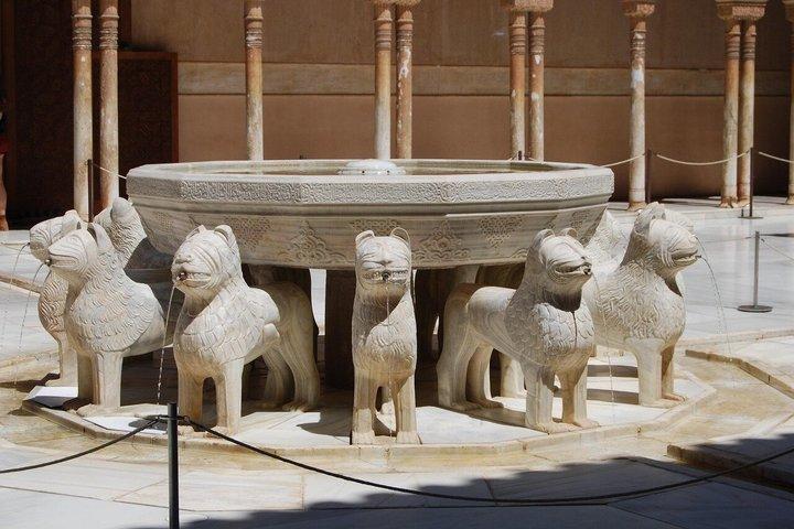 Eintritt zur Alhambra und den Nasridenpalästen mit Audioguide