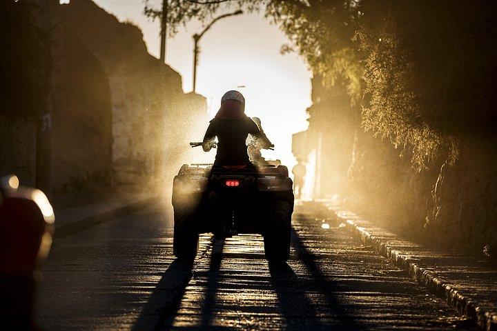 クスコ発：ATV のツアー、ウツボとマラス岩塩坑。