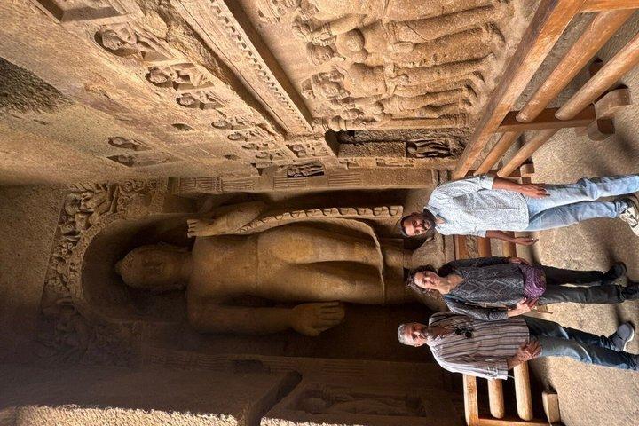 ムンバイSGNP：カンヘリ洞窟、タイガーサファリ＆ジャイナ寺院