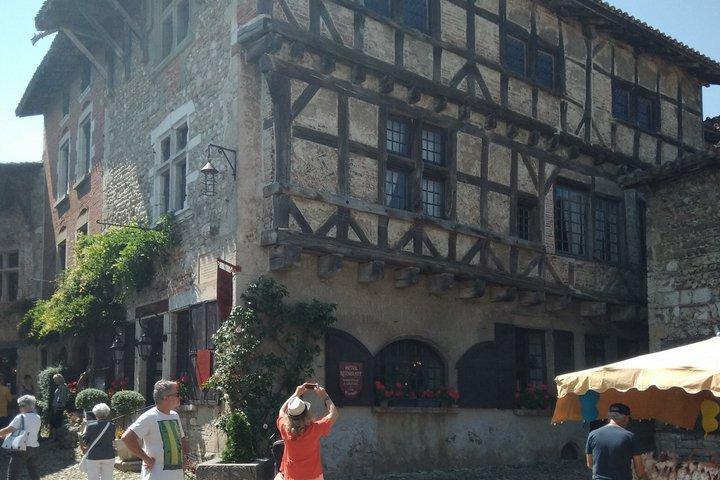 Half Day Private Tour to the Medieval Town of Perouges