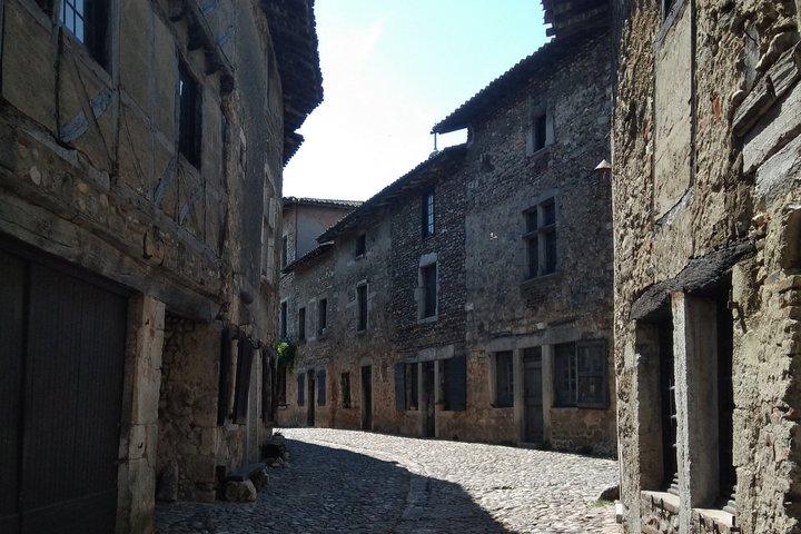 Half Day Private Tour to the Medieval Town of Perouges