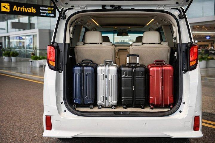 高級アルファードでシンガポールへプライベートチャンギ空港送迎
