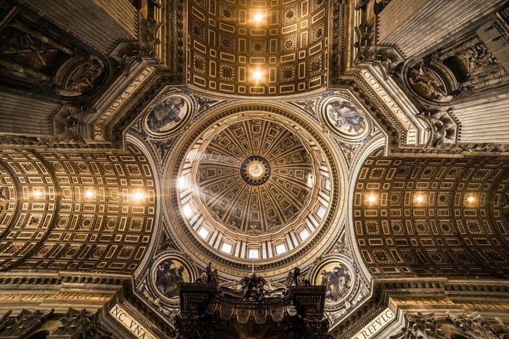 スキップ・ザ・ライン：バチカン美術館、システィーナ礼拝堂＆サンピエトロツアー