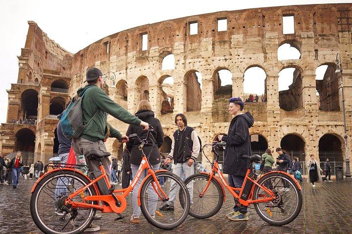 Rome Bike Tour Explore Iconic Landmarks on Two Wheels