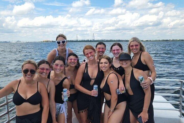 Missy Bachelorette N Bateau d'enterrement de vie de garçon