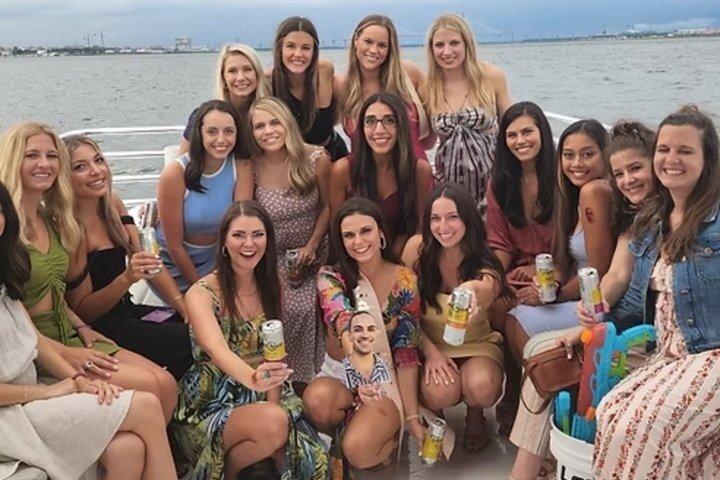 Missy Bachelorette N Bateau d'enterrement de vie de garçon