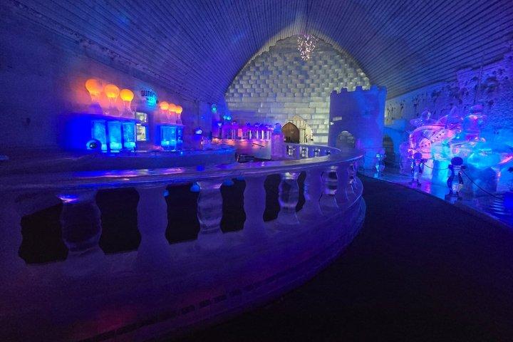 昼間はのんびりチェナ温泉の浸漬とアイスミューズム