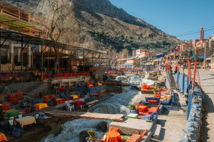 Marrakech: Ourika vandfald, Atlas bjerge, guide + frokost