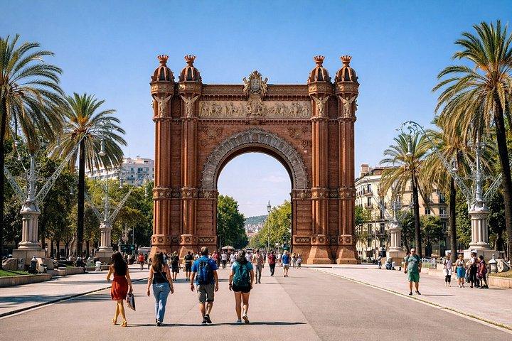 凱旋門＆エル・ボルン文化体験 旧市街散策（BCN ） - Yahoo!ニュース