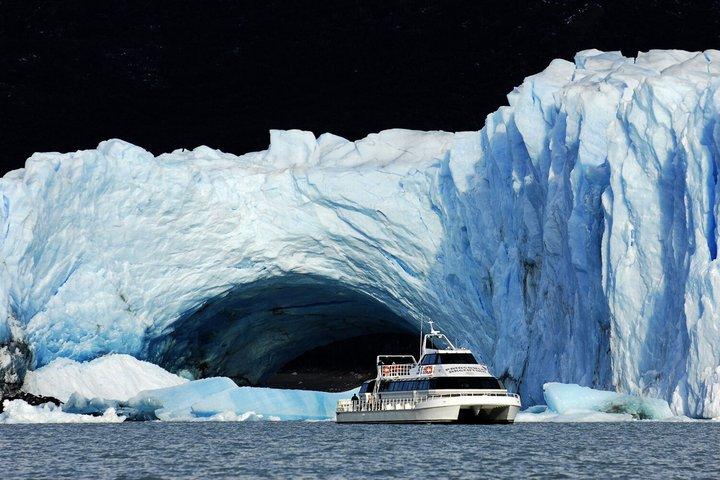 Perito-Moreno-Gletschertour mit Bootsfahrt ab El Calafate