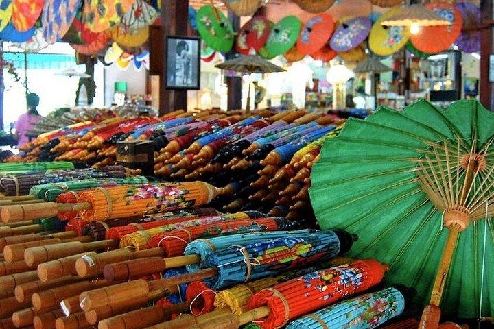 浮遊市場へのプライベートツアーとクワイ川の橋
