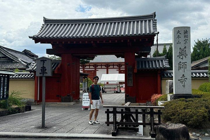 奈良：薬師寺ツアー－唐招提寺または写経オプション