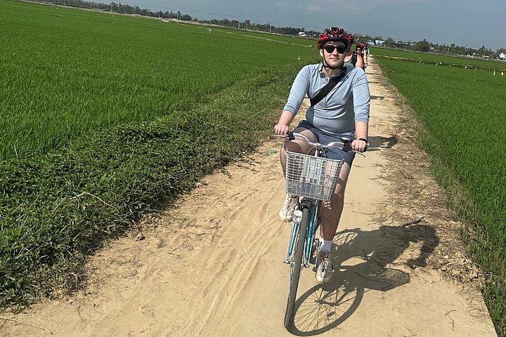 ホイアンバイクサイクリング-フィッシングネット-米ワイン-麺-wカービング-ランチ