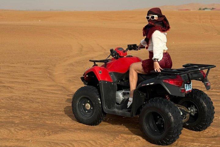 Avond woestijnsafari Dubai met BBQ, Camel Ride en optionele ATV