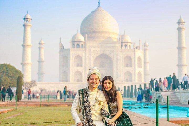 Taj Mahal & Agra Fort Day Tour from Delhi via Express Train