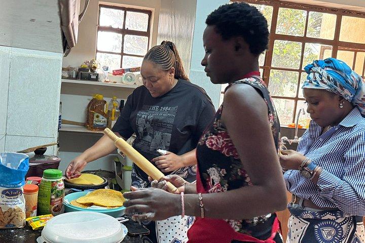 人気のケニア料理教室と現地マーケット体験