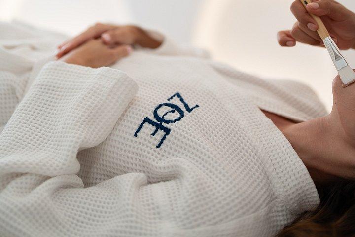 Santorini Massage Körperpeeling Spa-Erlebnis + Jacuzzi-Zugang
