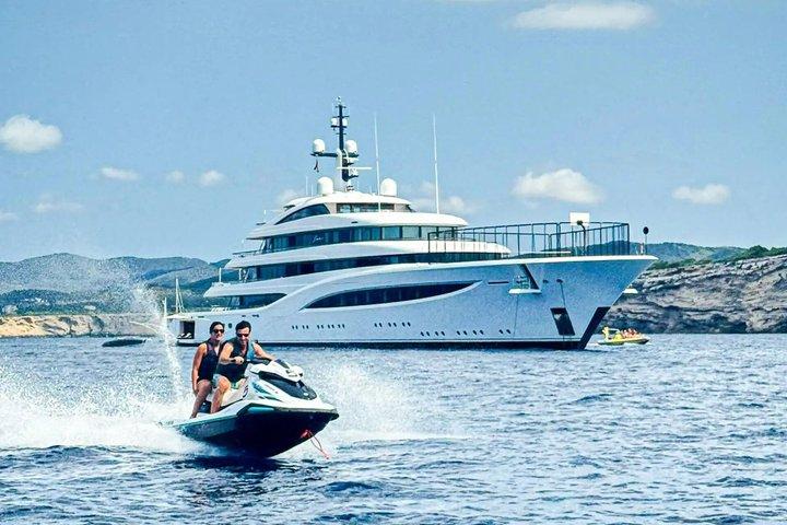 Excursion en jet ski à Cala Comte