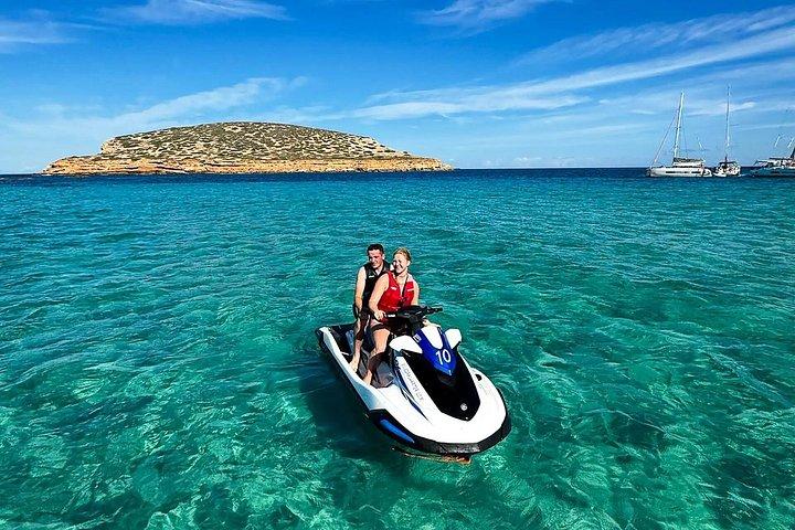 Excursion en jet ski à Cala Comte