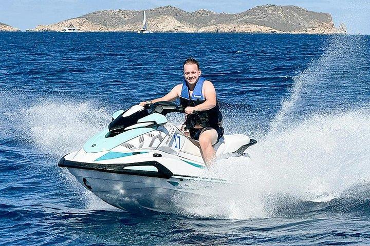 Excursion en jet ski à Cala Comte