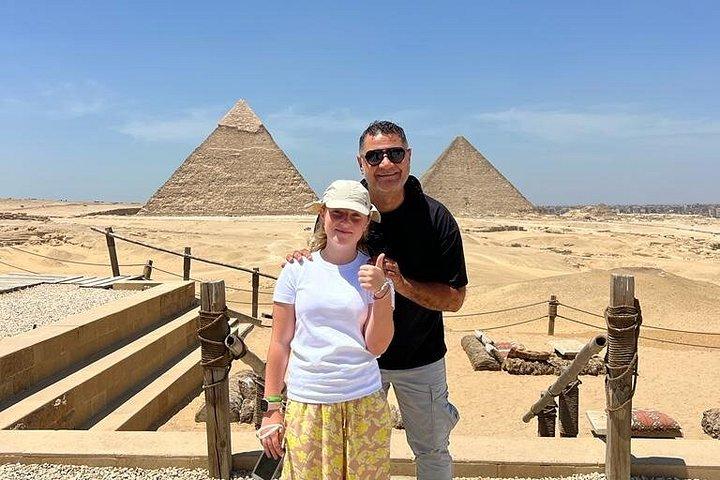 フルガダからギザのピラミッドとスフィンクスと宝石博物館への日帰り旅行