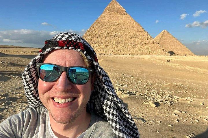フルガダからギザのピラミッドとスフィンクスと宝石博物館への日帰り旅行