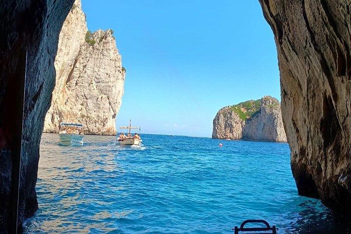 Capri Shared Tour : Caves, Dives, Limoncello and Caprese Cake