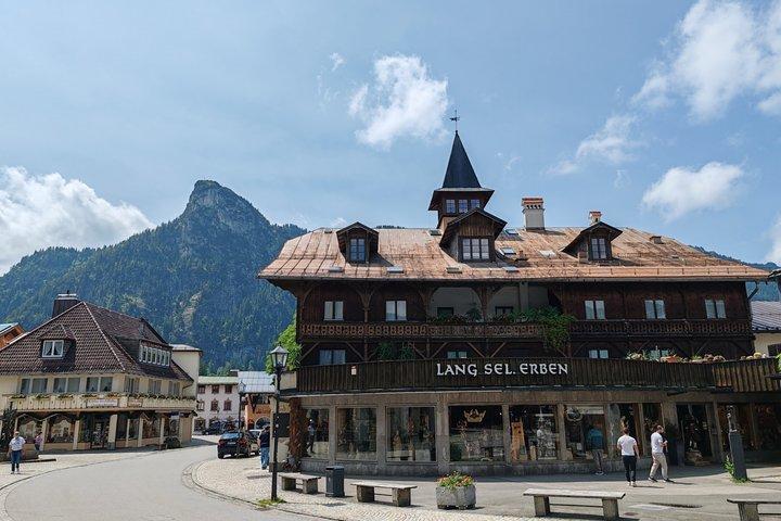 Munich: Neuschwanstein Tour with Oberammergau or Alpine Coaster