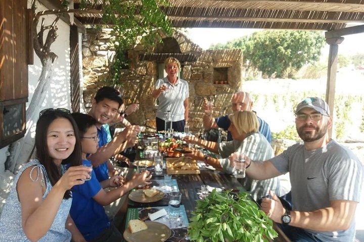 Traditionelles Mittag- oder Abendessen auf der Mykonischen Farm