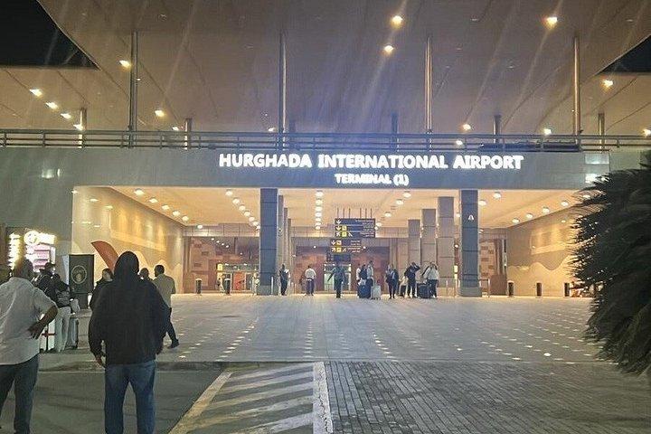 フルガダ国際空港からのプライベート交通