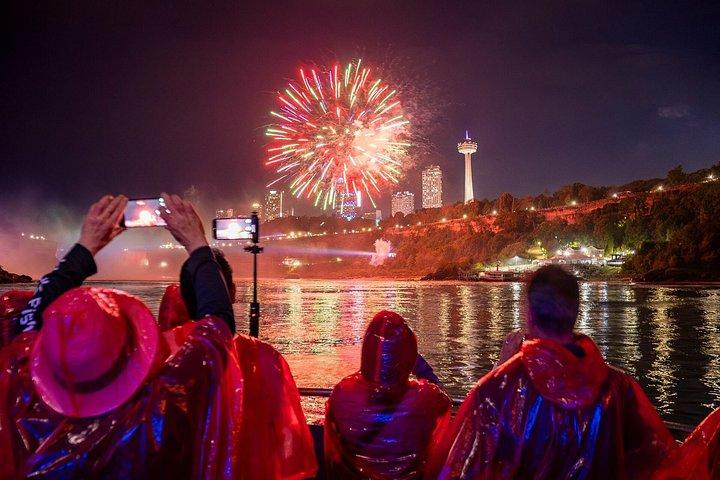 ナイアガラの滝ウォーキングツアー（ボートクルーズ付き）