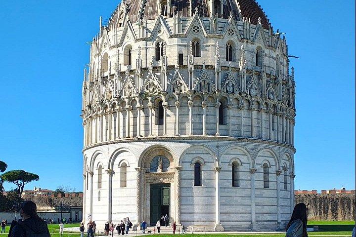 フィレンツェ発チンクエ・テッレとピサへのプライベート日帰り旅行