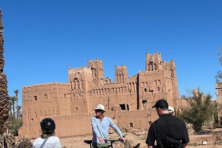 スクーラ・オアシスのプライベートツアー（陶芸体験付き）