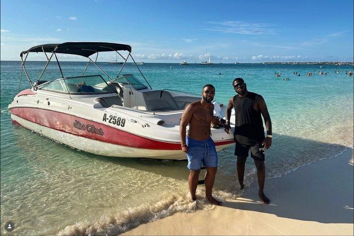 Tour privado en barco por Aruba con bebidas y snorkel