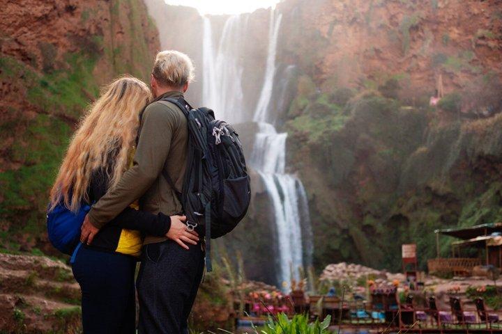 Marrakech para Ouzoud Waterfalls Day Trip com guia local e barco