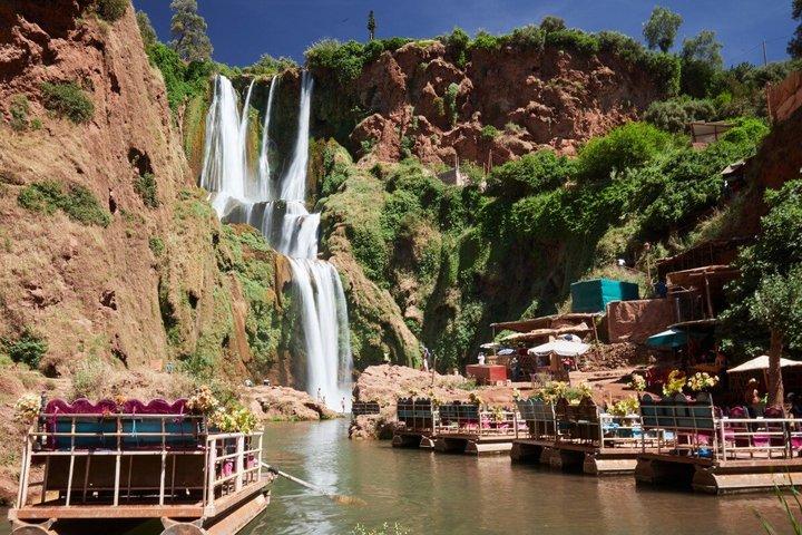 Marrakech para Ouzoud Waterfalls Day Trip com guia local e barco