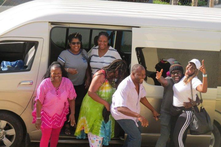 Privater VIP Flughafentransfer vom MBJ Flughafen nach Ocho Rios Hotels